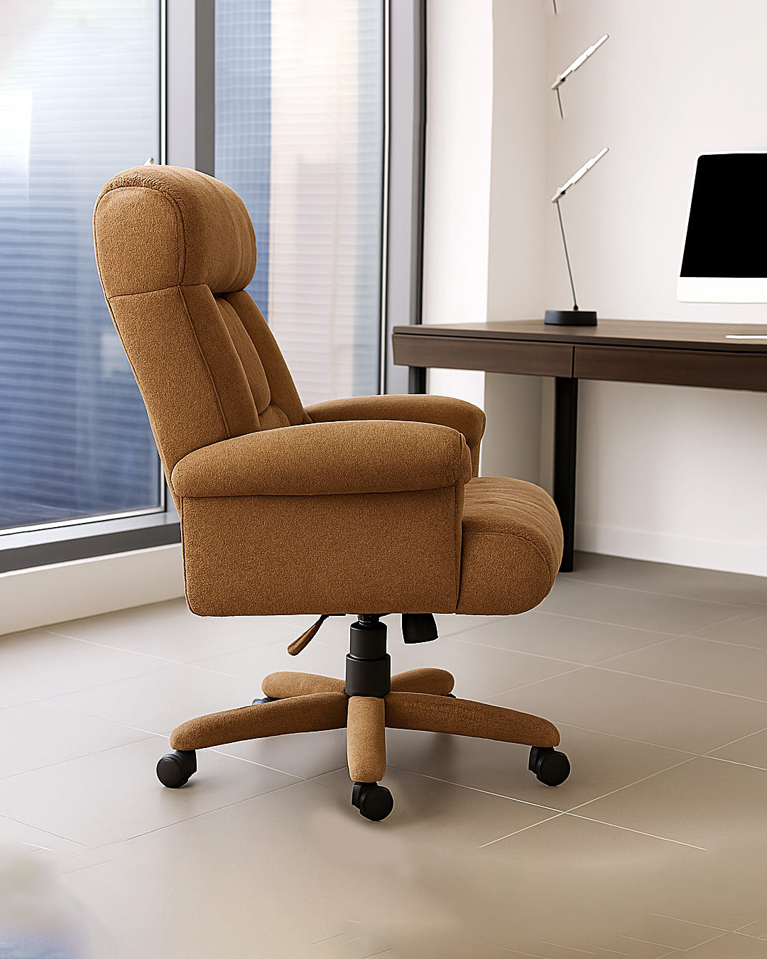 LuxeErgo executive chair front view