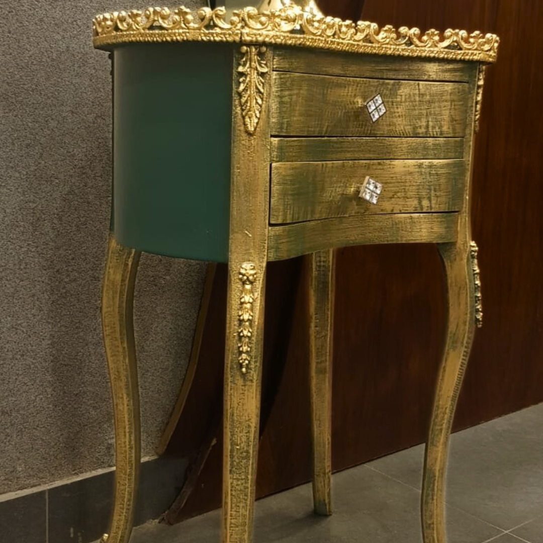Victorian-style coffee table side profile