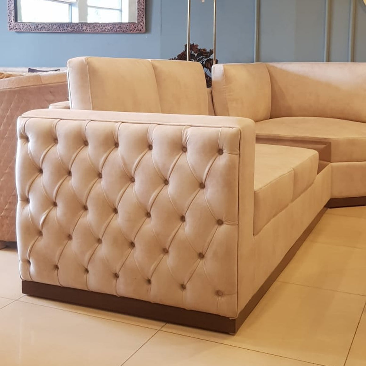 Modern L-shaped 7-seater sofa by Z Galleria