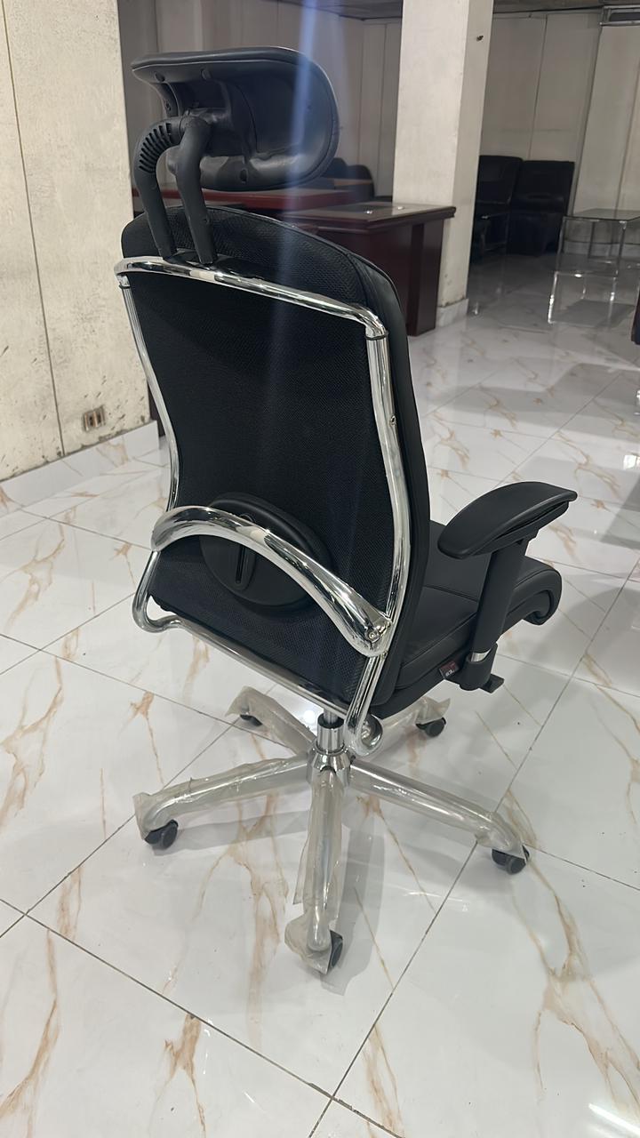 Stylish Black Office Chair detail view