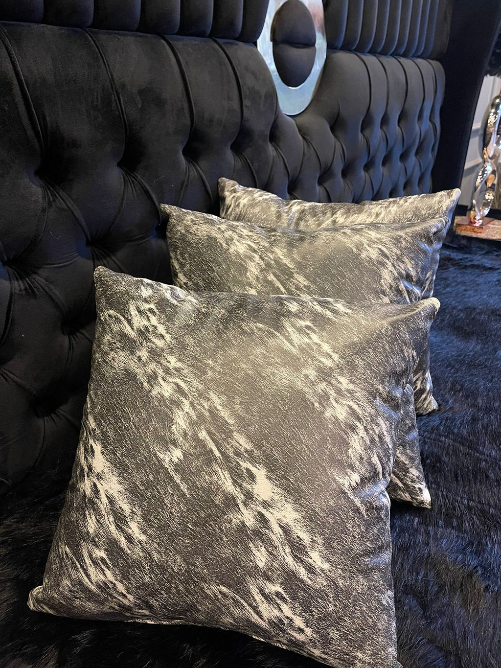Grey And White Cushion - Z Galleria