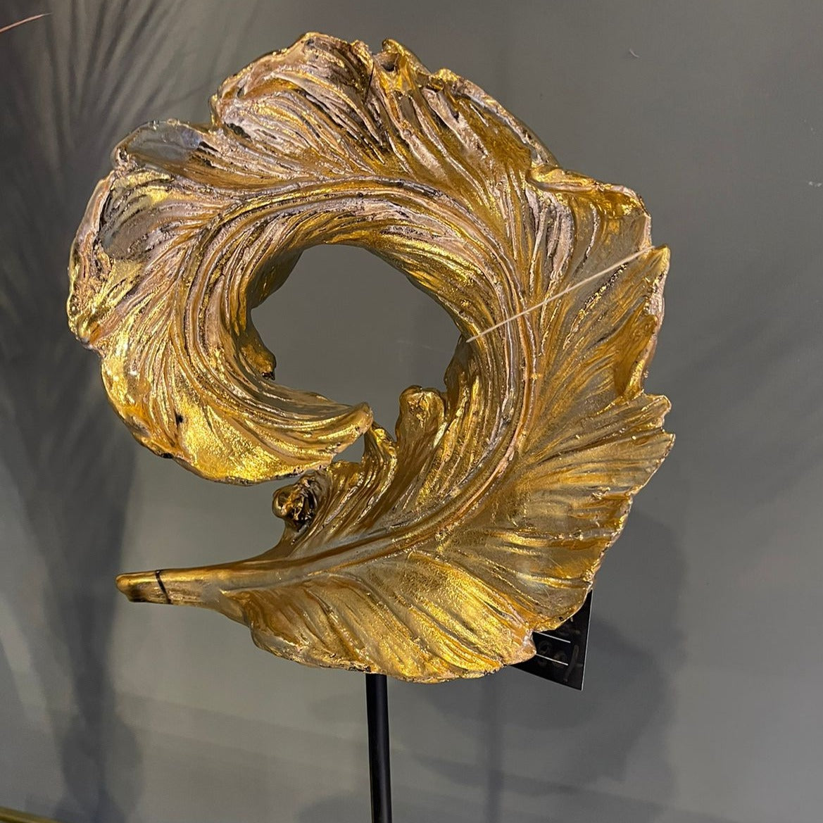 Resin Leaf Abstract Art Stand - Z Galleria