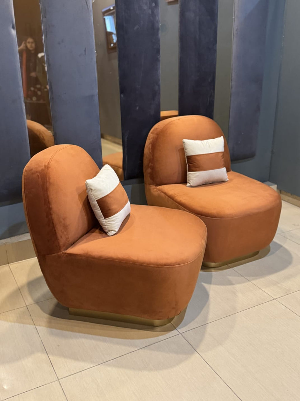 Modern Lounge Chair detail view