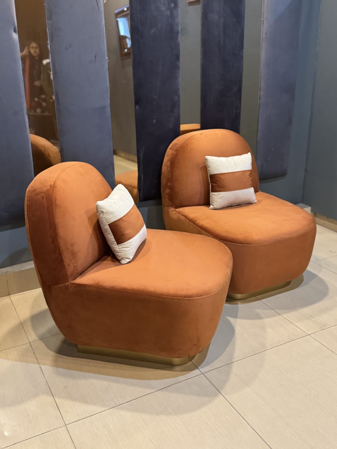 Modern Lounge Chair detail view