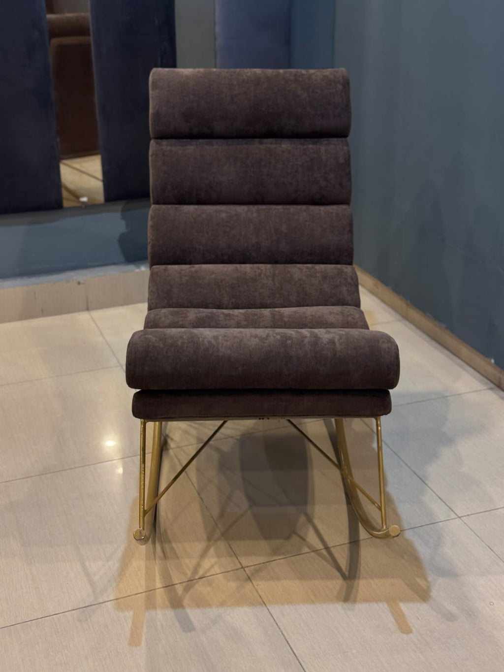 Elegant Relaxing Chair detail view