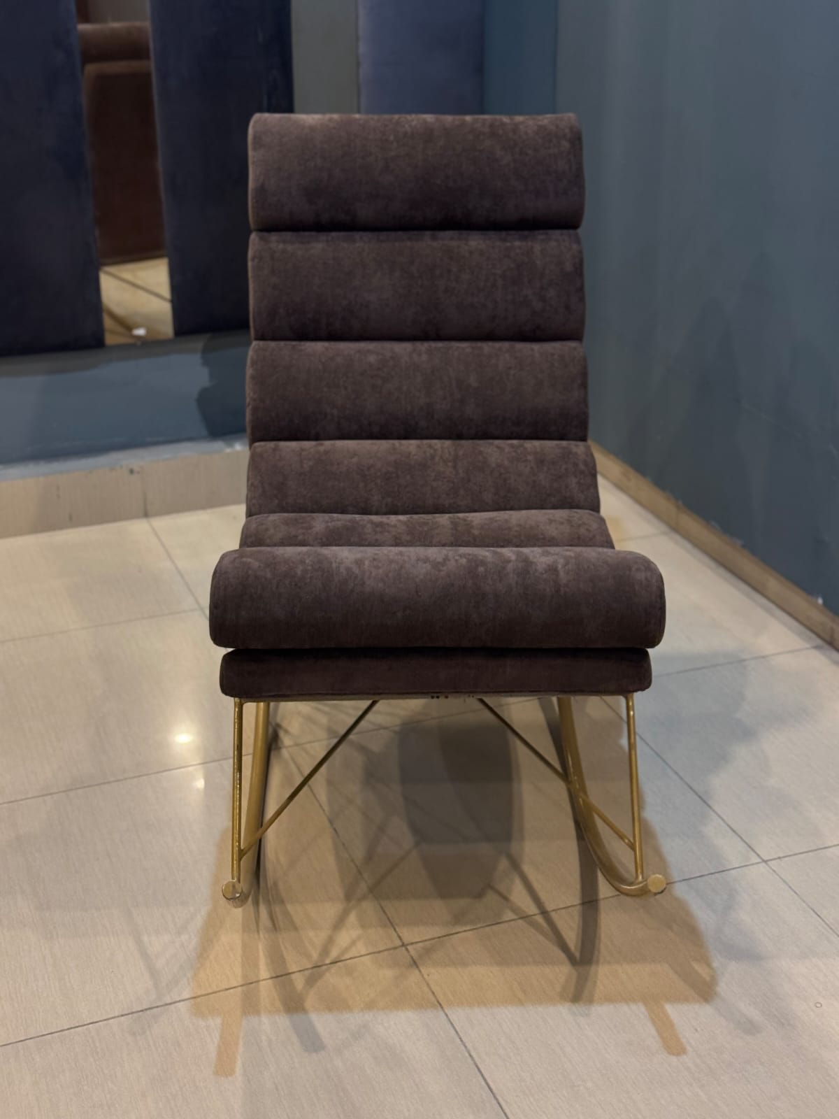 Elegant Relaxing Chair detail view