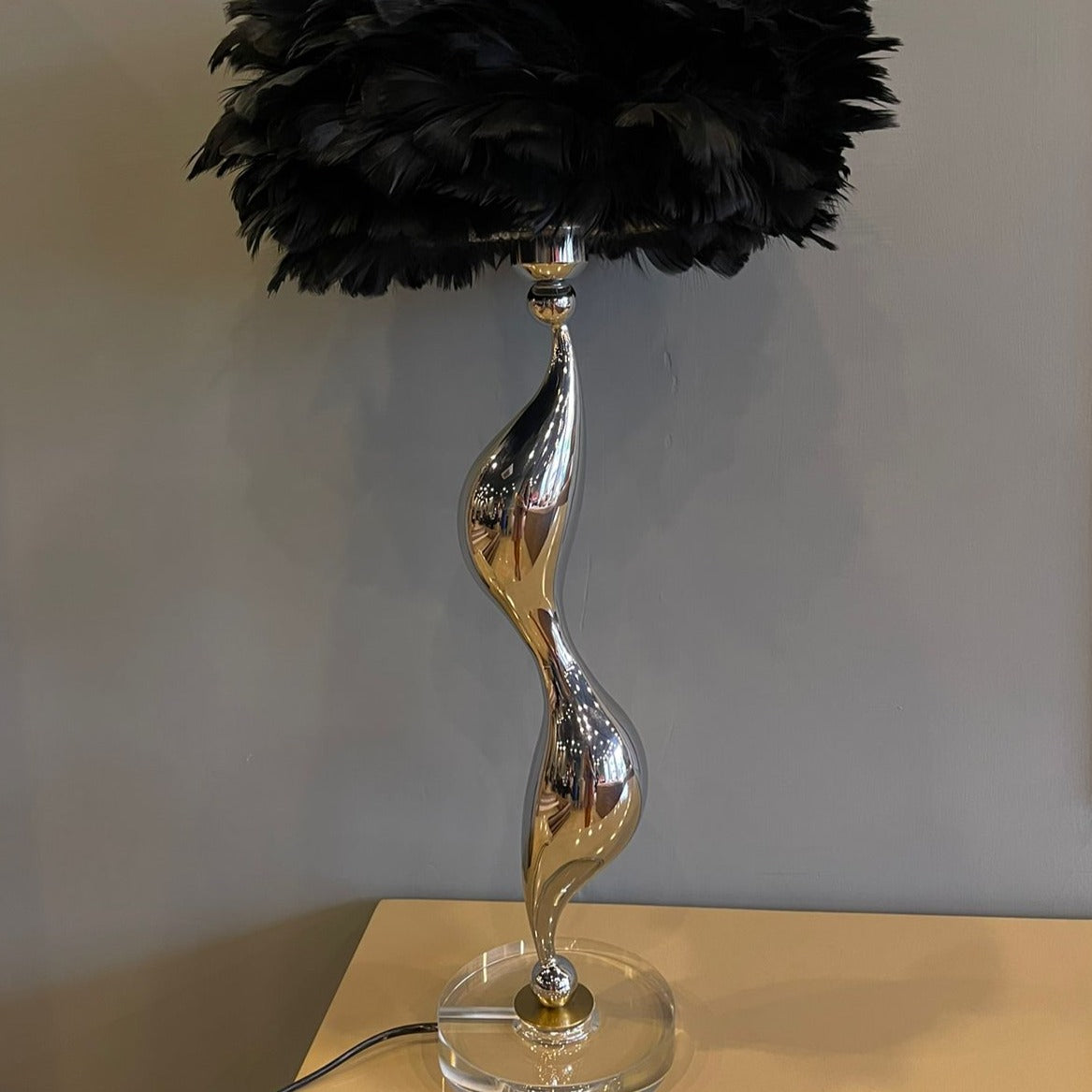 Curved Model Lamp - Z Galleria